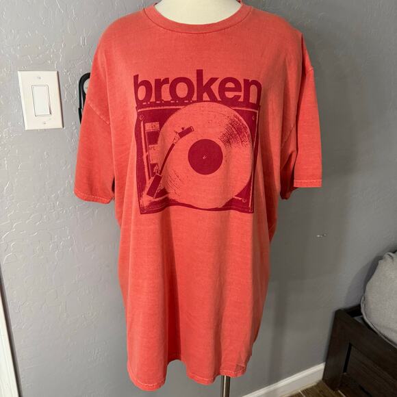 Urban Outfitters Broken Record Tee, Red, XXL - Picture 1 of 5
